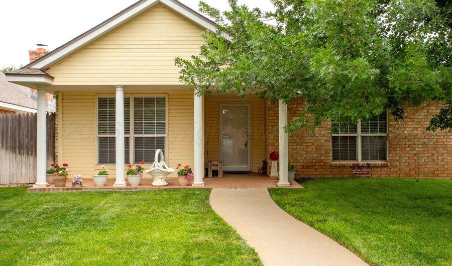 6206 OAKCREST Ln, Amarillo, TX 79109 - 3 Beds, 2 Bath