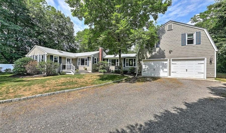 63 Pendar Rd, North Kingstown, RI 02852 - 3 Beds, 3 Bath