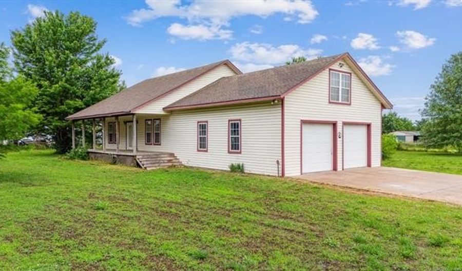 768 E Main St, Adair, OK 74330 - 3 Beds, 3 Bath