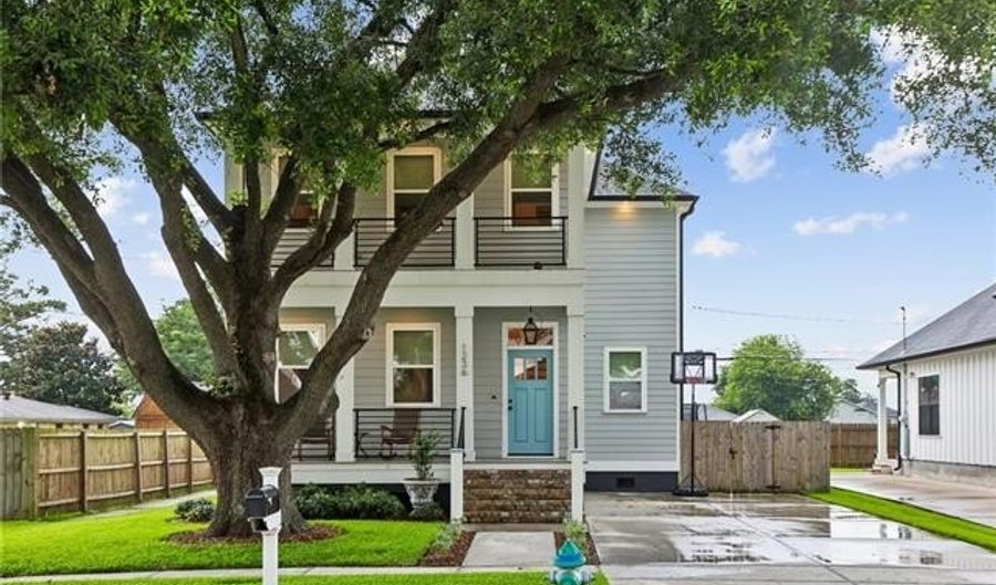1236 PERRIN Dr, Arabi, LA 70032 - 4 Beds, 3 Bath