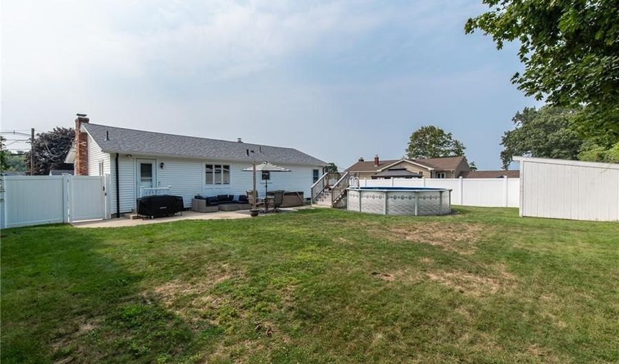 14 Wenscott Ln, North Providence, RI 02904 - 3 Beds, 2 Bath