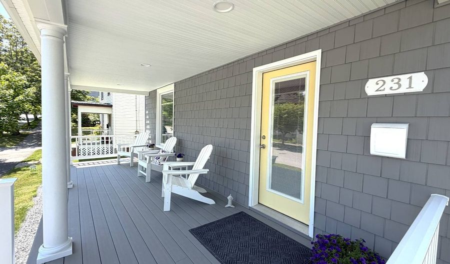 231 Third St, Bangor, ME 04401 - 3 Beds, 2 Bath