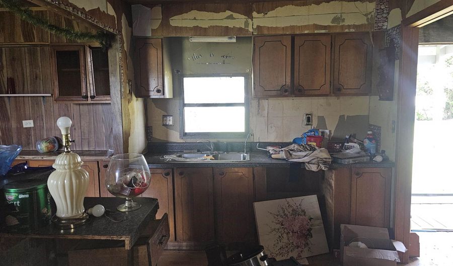 2280 River Rd, Berwick, LA 70342 - 3 Beds, 1 Bath