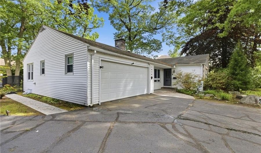 1414 New London Ave, Cranston, RI 02920 - 3 Beds, 2 Bath