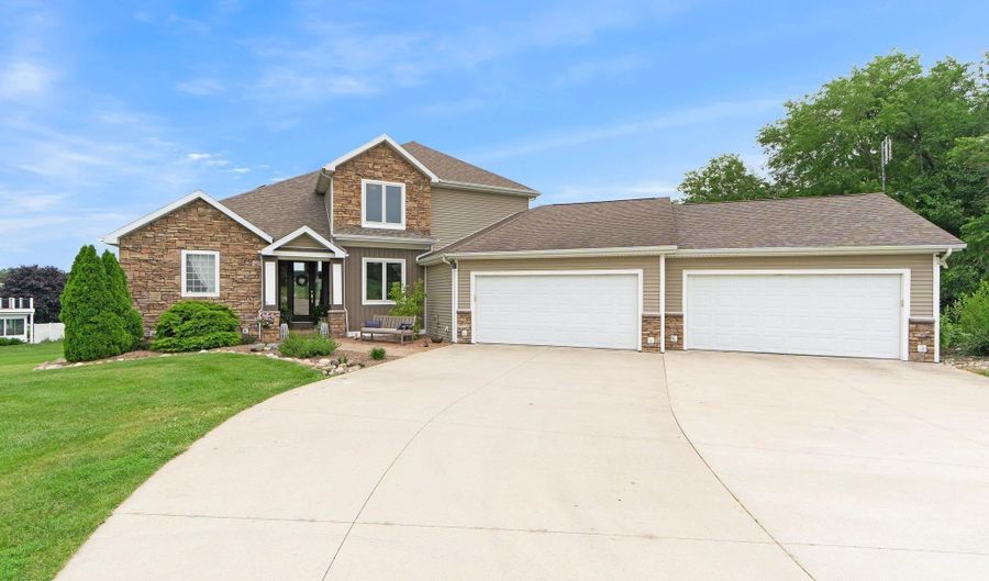 4460 N 425 W, Angola, IN 46703 - 5 Beds, 4 Bath