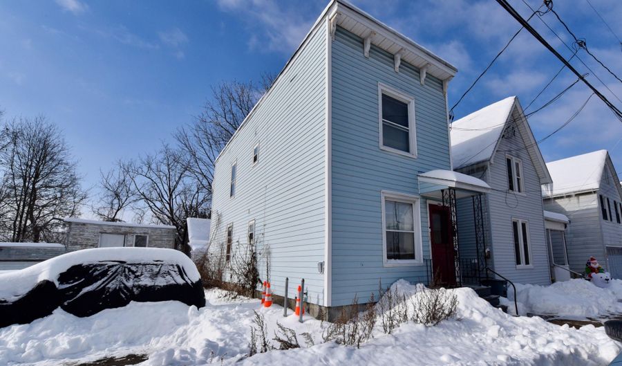 4 Hibbard St, Amsterdam, NY 12010 - 2 Beds, 2 Bath