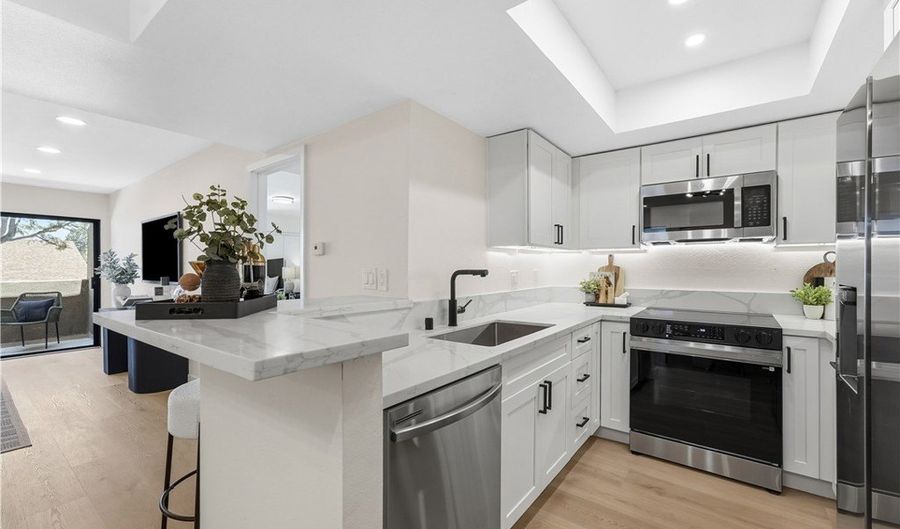 278 N Wilshire B31, Anaheim, CA 92801 - 2 Beds, 2 Bath