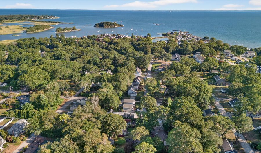 39 Spring Glen Rd, East Lyme, CT 06357 - 3 Beds, 1 Bath