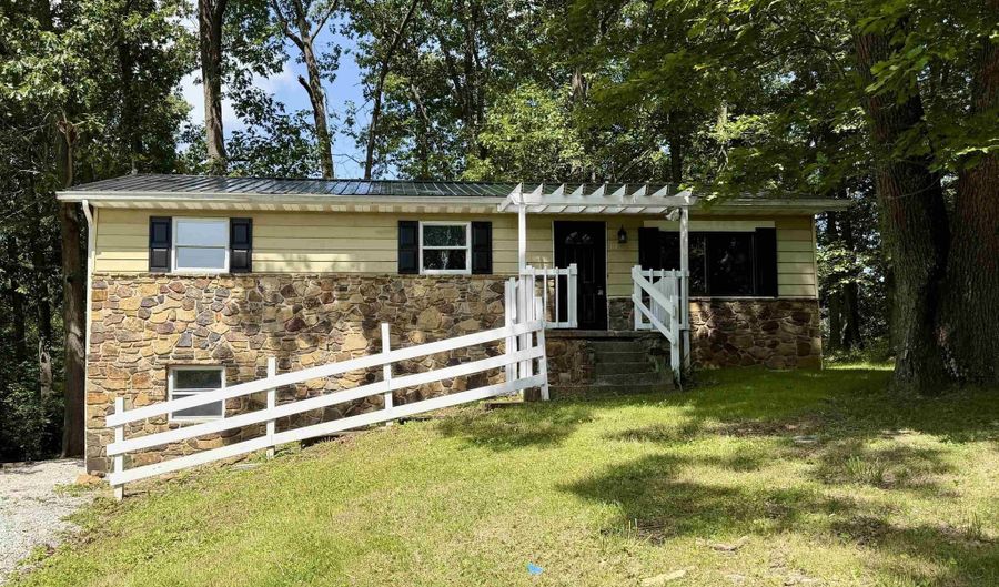 132 Briar Ave, Bedford, IN 47421 - 4 Beds, 3 Bath