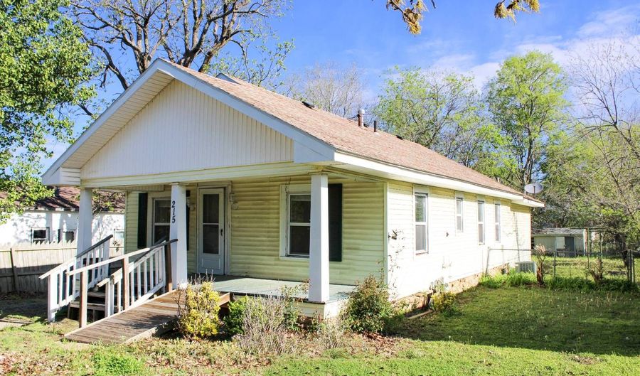 215 E Jackson Ave, McAlester, OK 74501 - 3 Beds, 2 Bath