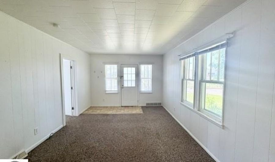 1709 Hickory St, Alma, MI 48801 - 2 Beds, 1 Bath