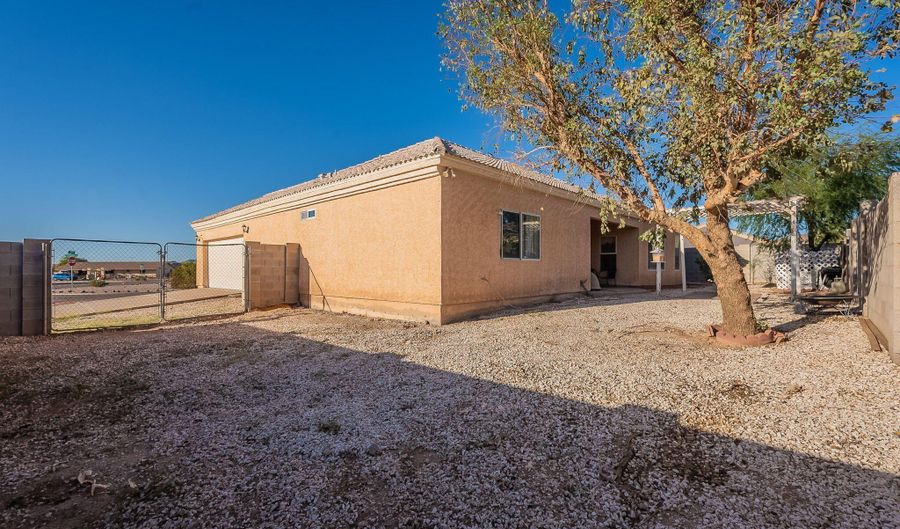 15591 S PATAGONIA Rd, Arizona City, AZ 85123 - 3 Beds, 2 Bath