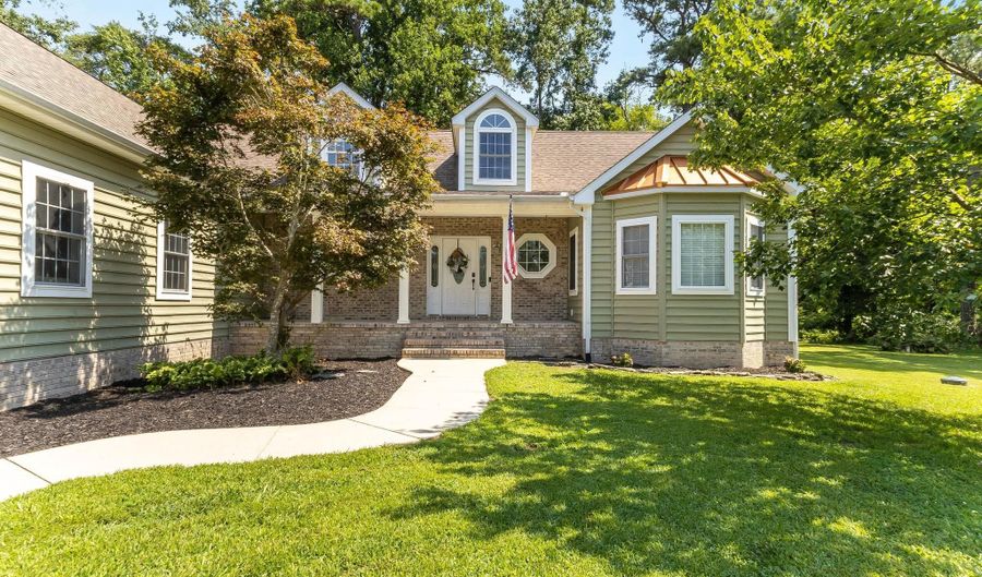 33015 FOREST KNOLL Dr, Laurel, DE 19956 - 3 Beds, 4 Bath