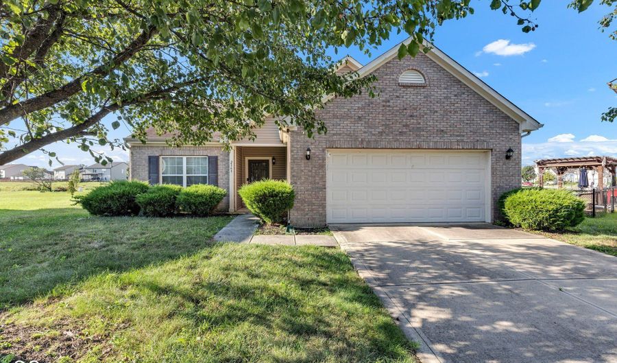 2349 Cole Wood Cir, Indianapolis, IN 46239 - 3 Beds, 2 Bath