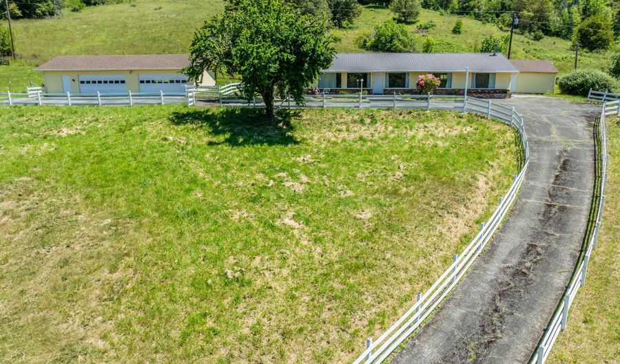48587 HIGHWAY 242, Broadbent, OR 97414 - 3 Beds, 2 Bath