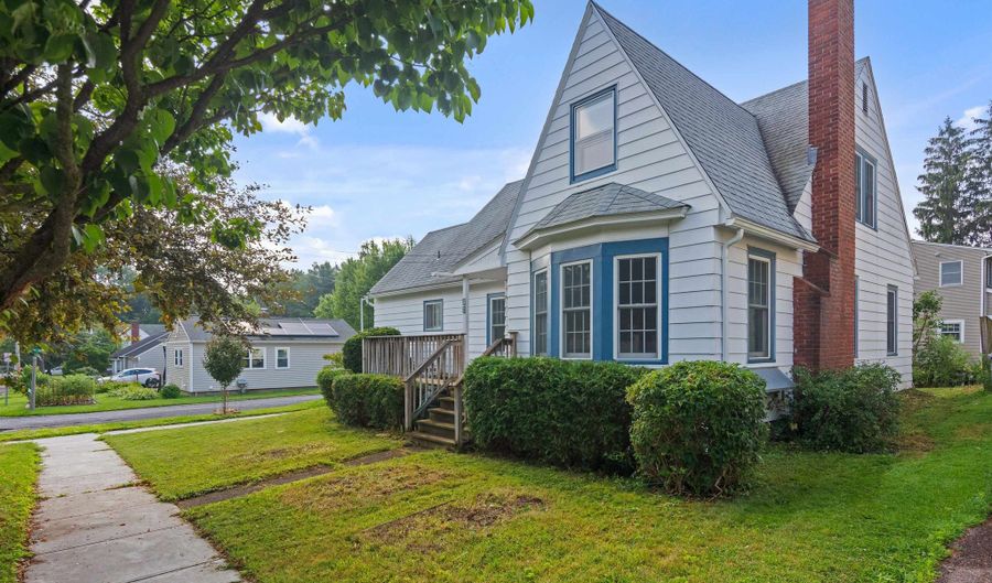 37 Bilodeau Ct, Burlington, VT 05401 - 4 Beds, 2 Bath