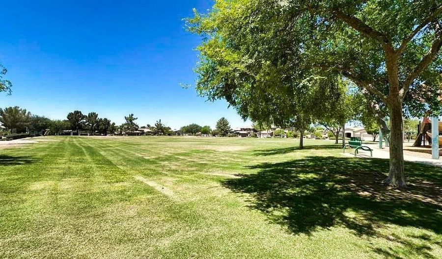512 E Rainbow, Chandler, AZ 85249 - 4 Beds, 3 Bath