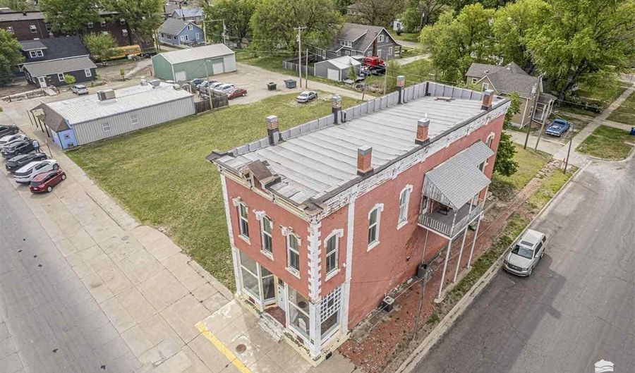 217 W 1st St, Abilene, KS 67410 - 2 Beds, 2 Bath