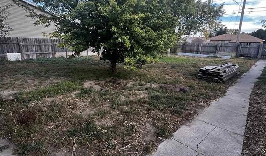 719 E 8TH St, Alliance, NE 69301 - 3 Beds, 2 Bath
