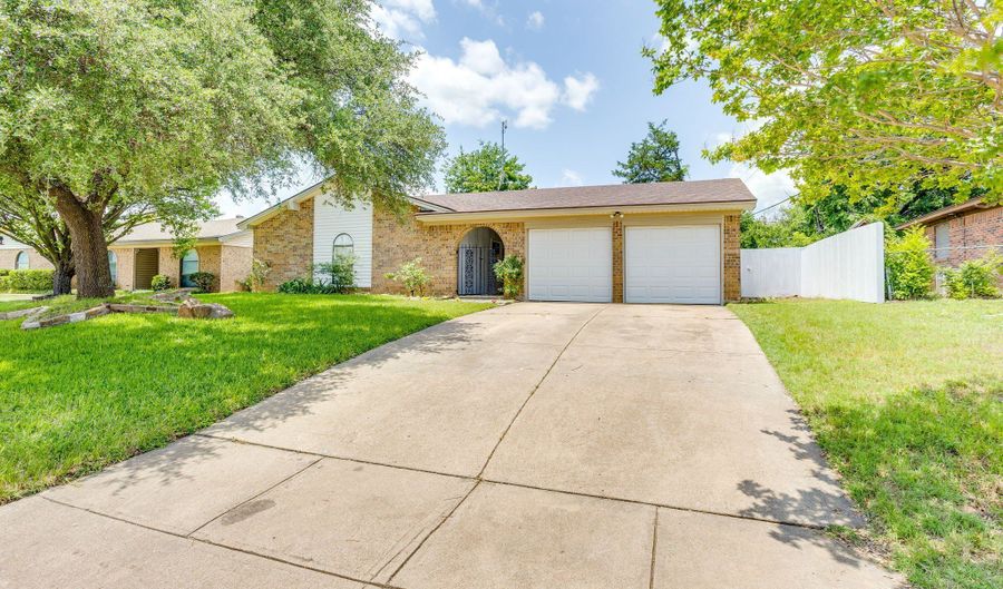 205 Scenic Dr, Aledo, TX 76008 - 3 Beds, 2 Bath