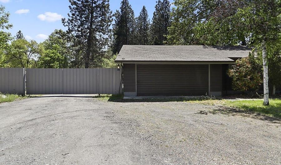 349 Caves Hwy, Cave Junction, OR 97523 - 4 Beds, 2 Bath
