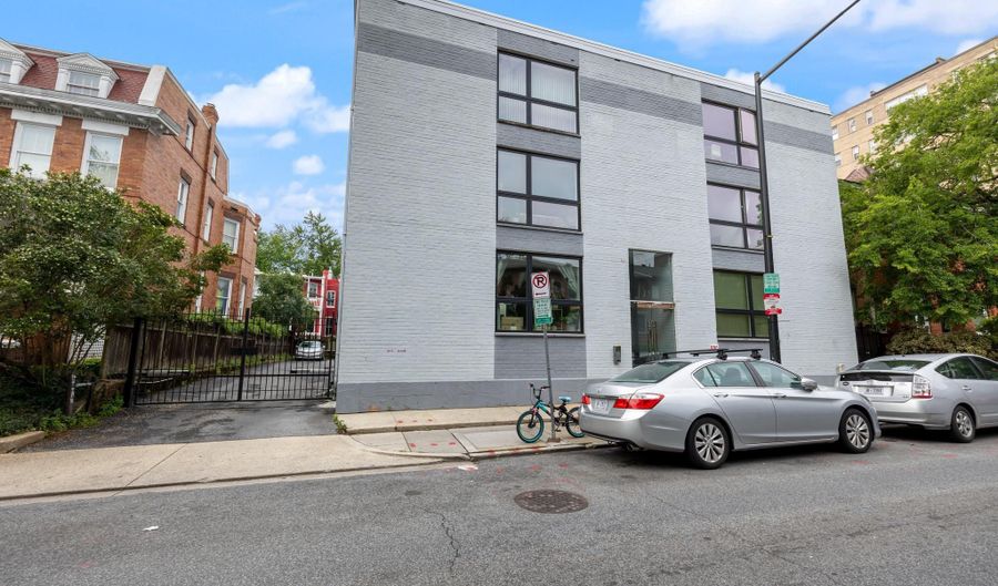 1514 NEWTON St NW B2, Washington, DC 20010 - 2 Beds, 2 Bath