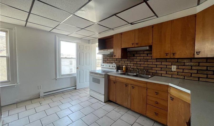 753 Saint John St 2, Allentown, PA 18103 - 3 Beds, 1 Bath