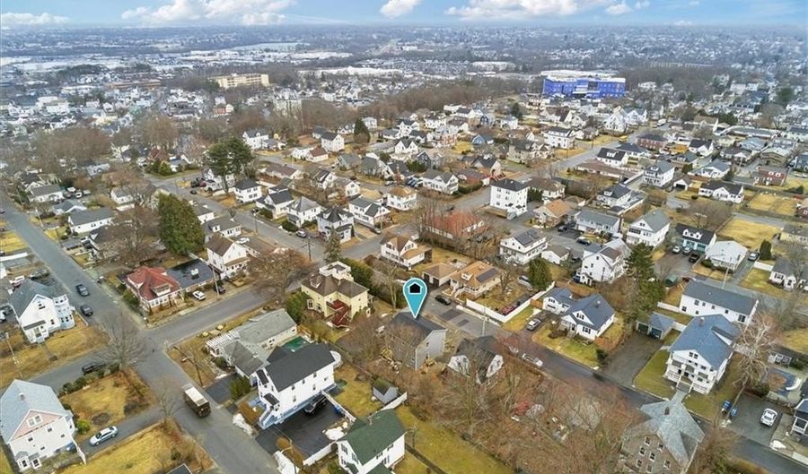 87 Dunedin St, Cranston, RI 02920 - 3 Beds, 3 Bath