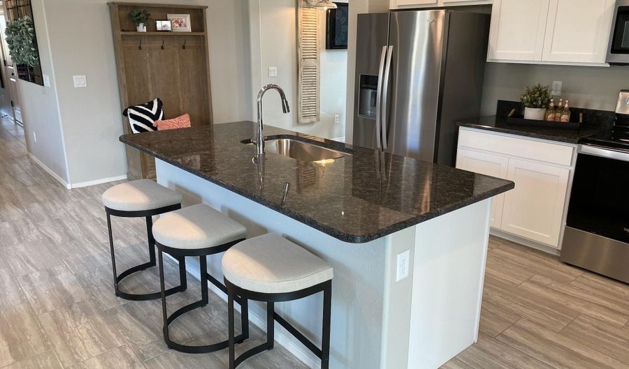 2909 N ROSEWOOD Ave, Casa Grande, AZ 85122 - 4 Beds, 2 Bath