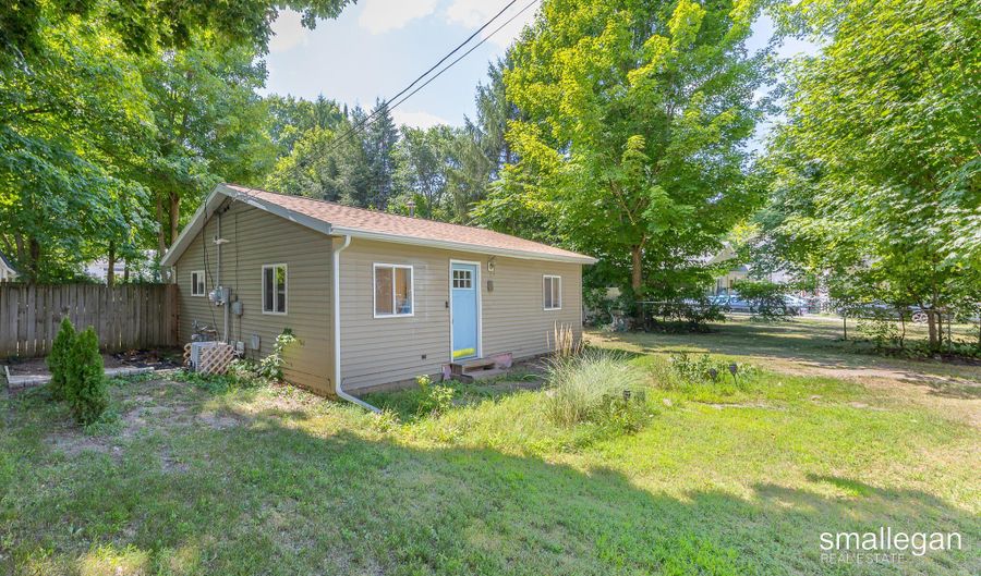 129 Ida St, Allegan, MI 49010 - 2 Beds, 1 Bath