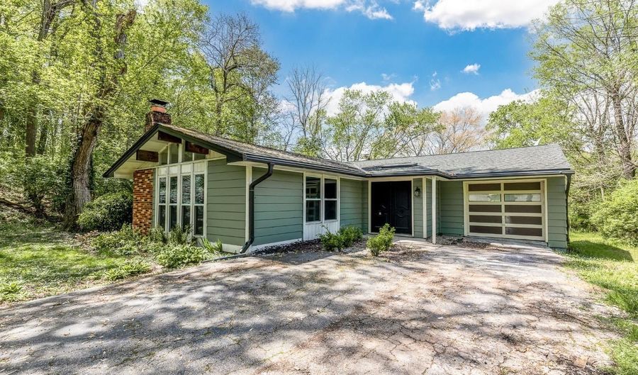 3975 Mt Carmel Rd, Anderson Twp., OH 45244 - 3 Beds, 1 Bath