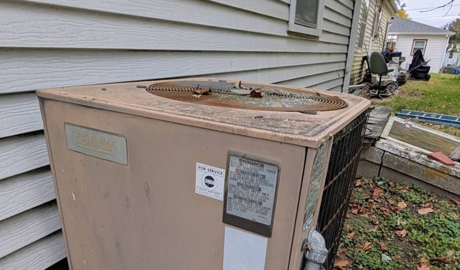 902 W 10th St, Atlantic, IA 50022 - 1 Beds, 2 Bath