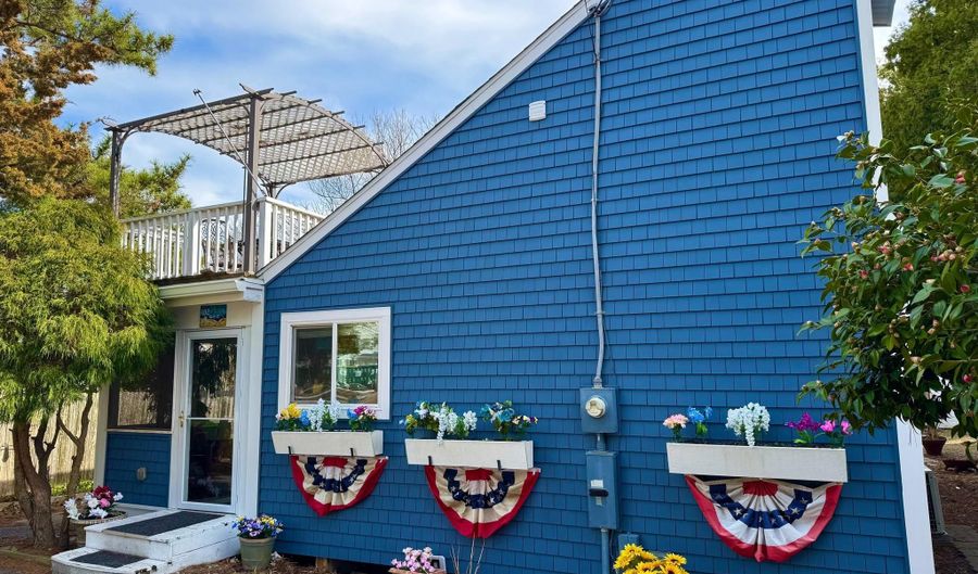 102 WEST St, Dewey Beach, DE 19971 - 6 Beds, 3 Bath