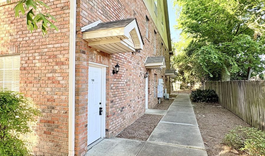 4441 Burbank Dr Apt 108, Baton Rouge, LA 70820 - 3 Beds, 3 Bath