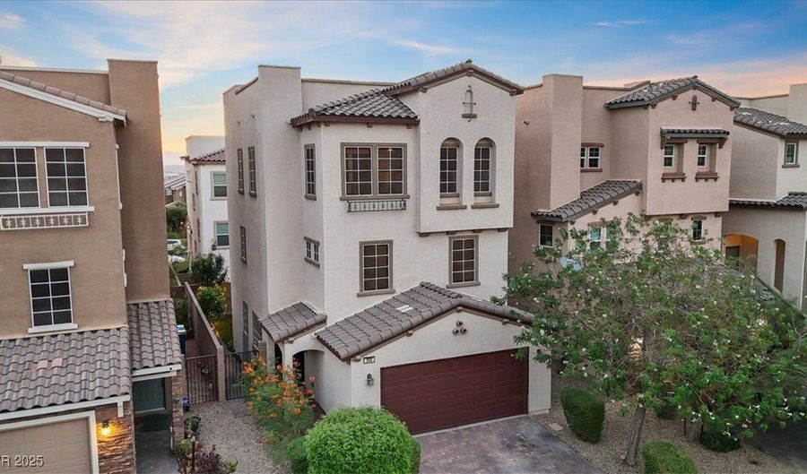 345 Gracious Way, Henderson, NV 89011 - 3 Beds, 4 Bath