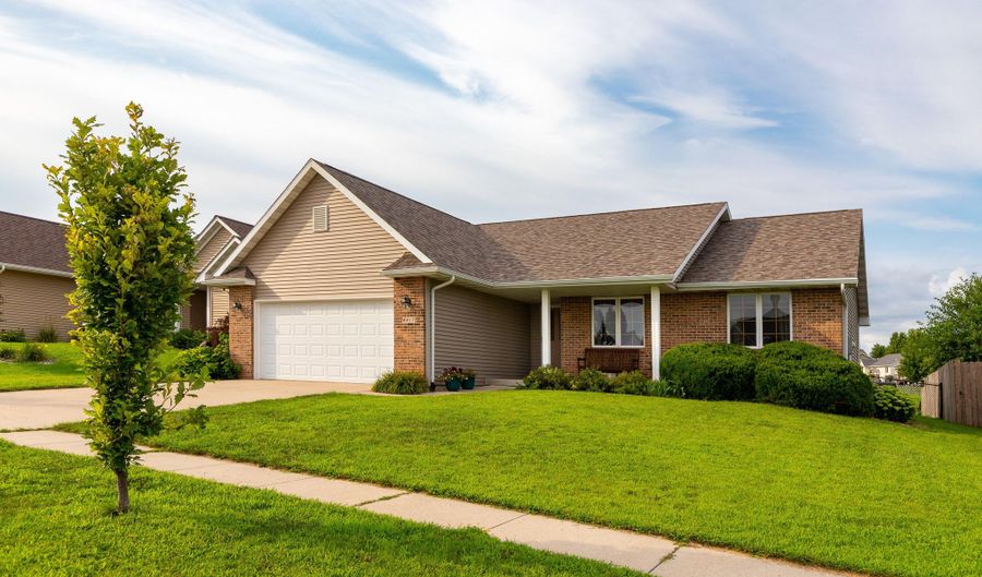 4817 Waller St, Ames, IA 50014 - 3 Beds, 3 Bath