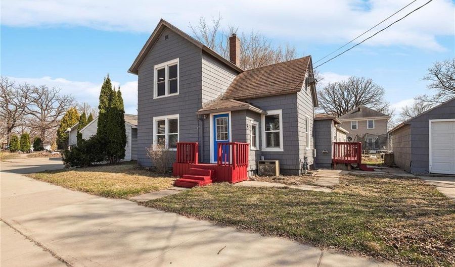1010 8th Ave NE, Austin, MN 55912 - 2 Beds, 1 Bath