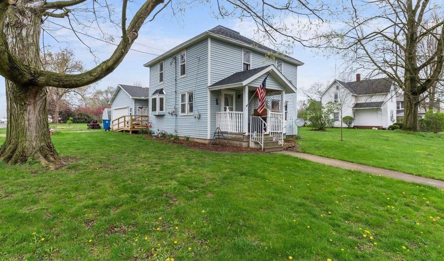 301 E Lincoln St, Ashley, IN 46705 - 3 Beds, 2 Bath