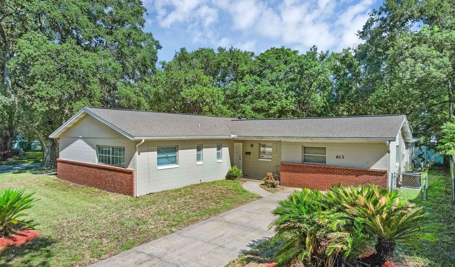 613 MARSHALL St, Altamonte Springs, FL 32701 - 3 Beds, 2 Bath