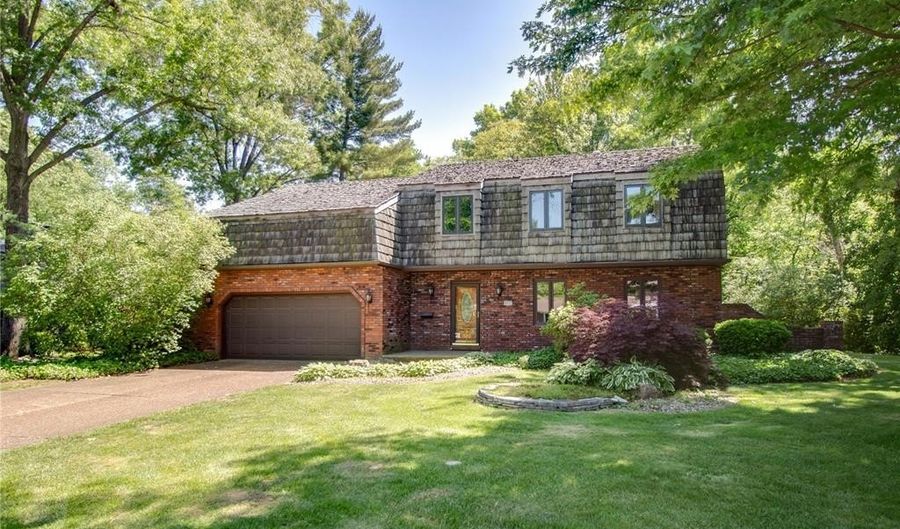 4432 Thatcher Rd, Alton, IL 62002 - 3 Beds, 4 Bath