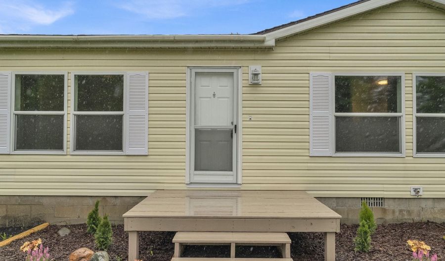 2100 Rowe, Applegate, MI 48401 - 3 Beds, 2 Bath