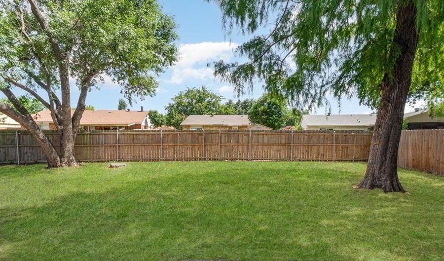 5528 King Dr, The Colony, TX 75056 - 3 Beds, 2 Bath