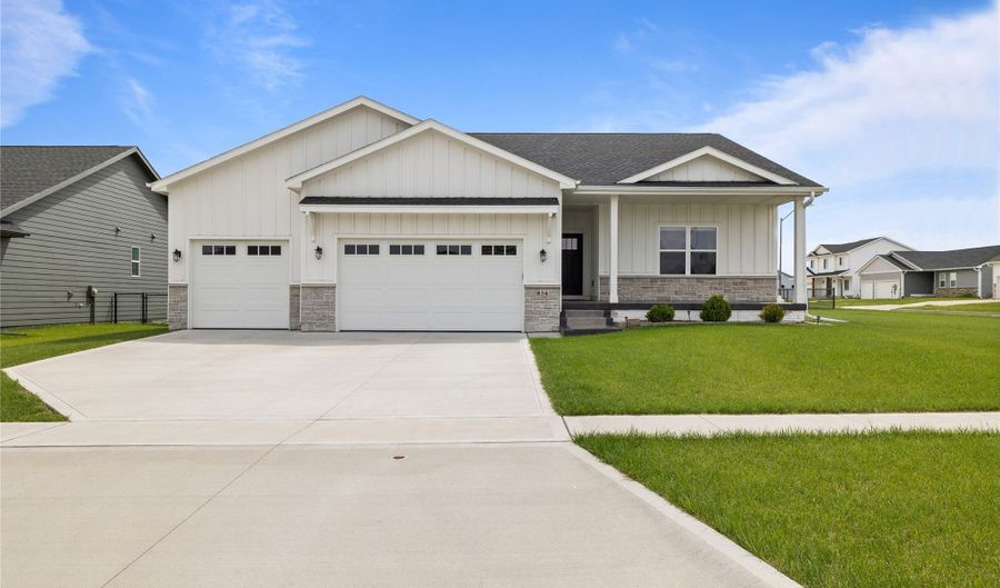 834 33rd Ct SW, Altoona, IA 50009 - 5 Beds, 3 Bath