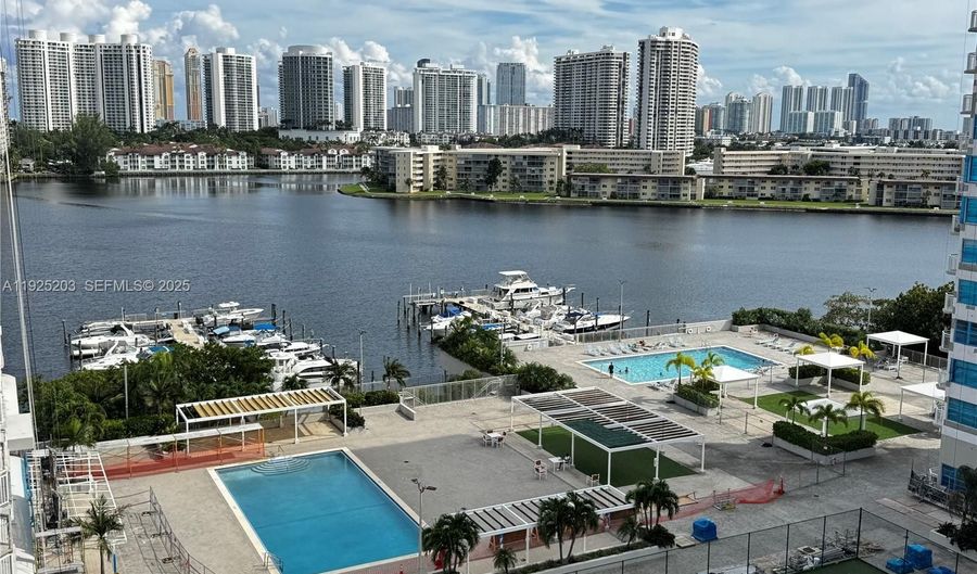 18061 Biscayne Blvd 1203, Aventura, FL 33160 - 1 Beds, 2 Bath