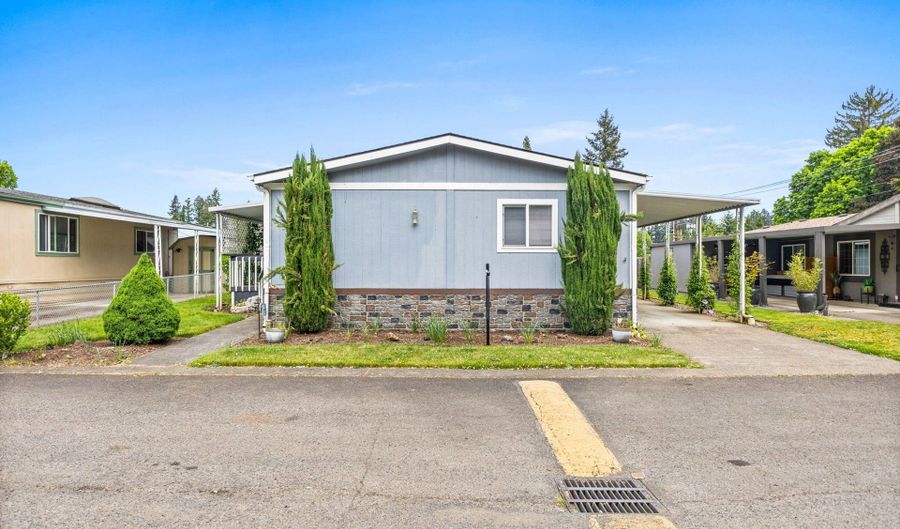 10523 SE LINWOOD Ave 7, Milwaukie, OR 97222 - 3 Beds, 2 Bath