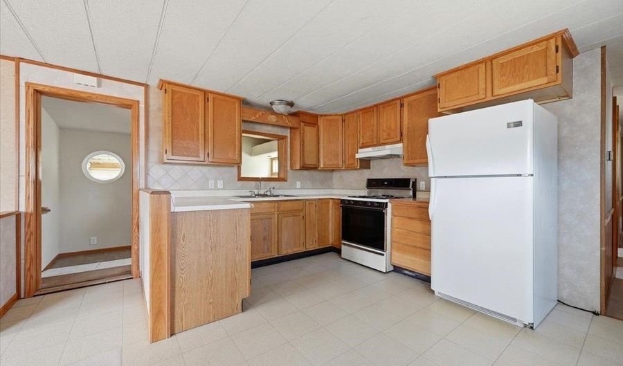 907 Ziebach St, Belle Fourche, SD 57717 - 3 Beds, 1 Bath