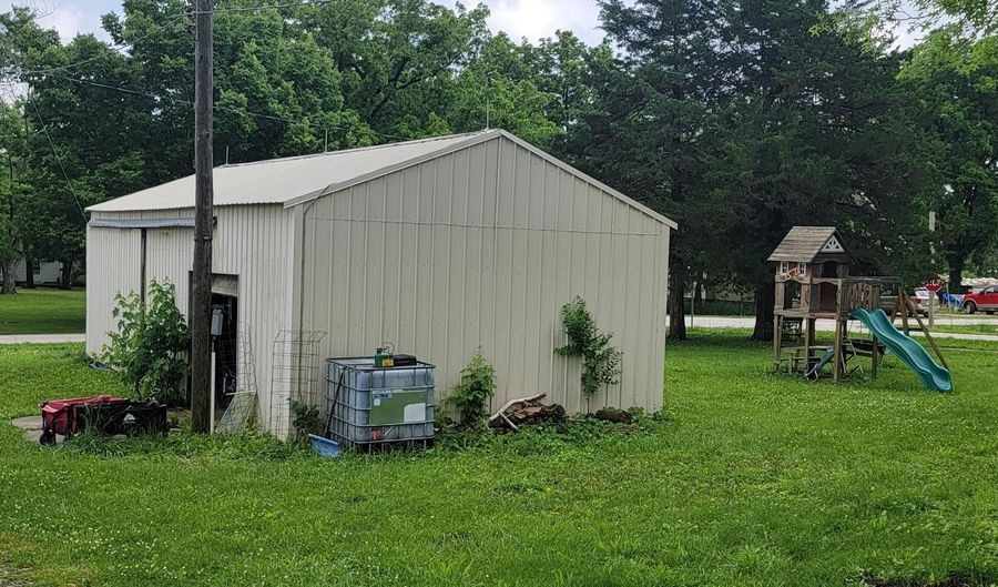 103 Harvey St, Armstrong, MO 65230 - 3 Beds, 1 Bath