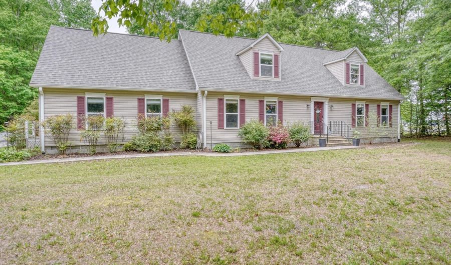 17065 SPRUCE Rd, Ellendale, DE 19941 - 5 Beds, 3 Bath