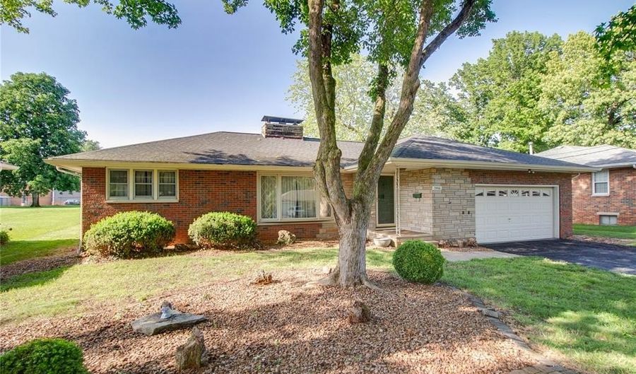 3406 McArthur Blvd, Alton, IL 62002 - 3 Beds, 1 Bath