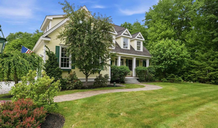62 Dupaw Gould Rd, Brookline, NH 03033 - 5 Beds, 4 Bath